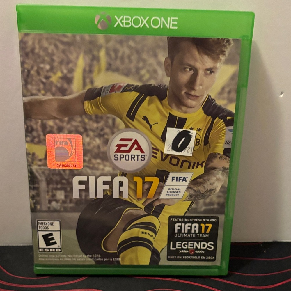 FIFA 17 Xbox One Game - Green Case